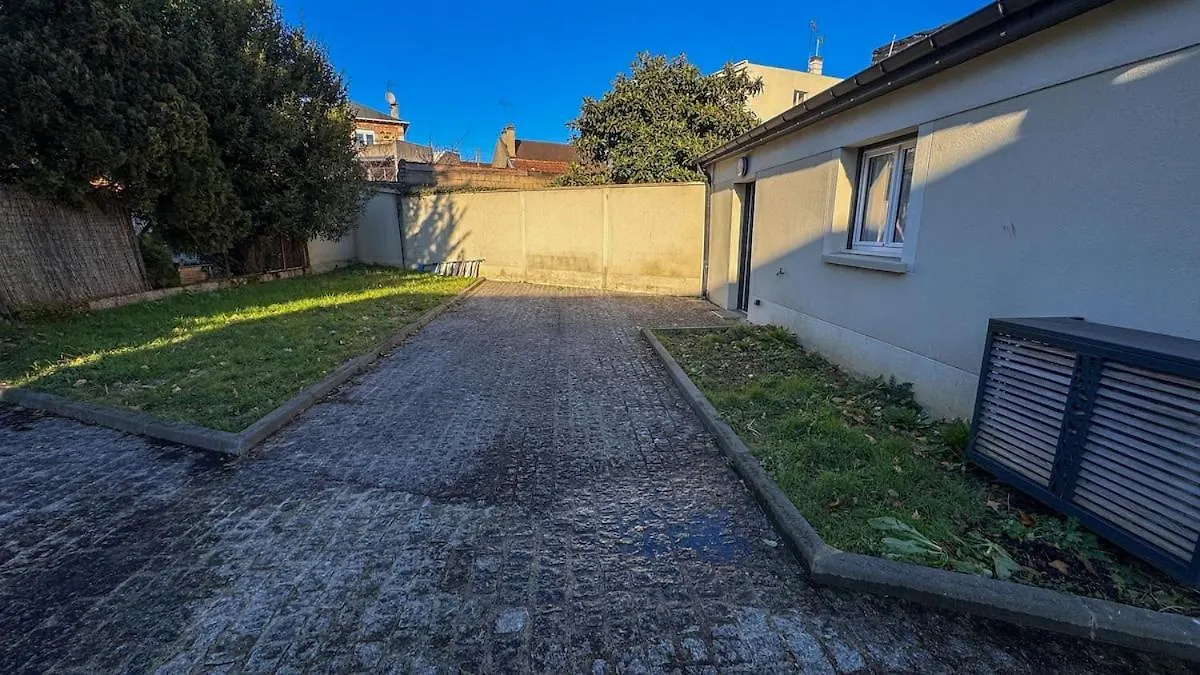 Apartment Ground Floor Studio, Terrace, Parking Near Paris Maisons-Alfort France