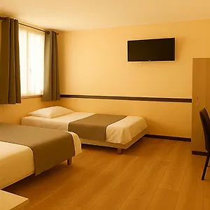Des Bains A 10 Min De Paris Hotel