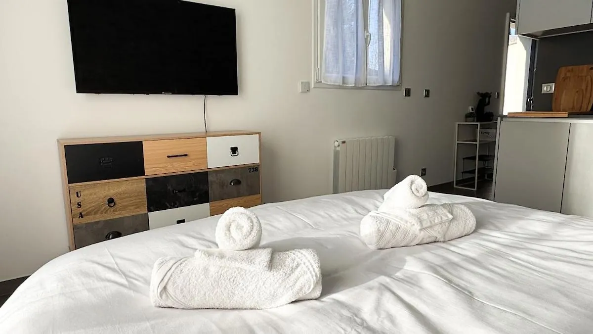 Ground Floor Studio, Terrace, Parking Near Paris Maisons-Alfort Γαλλία