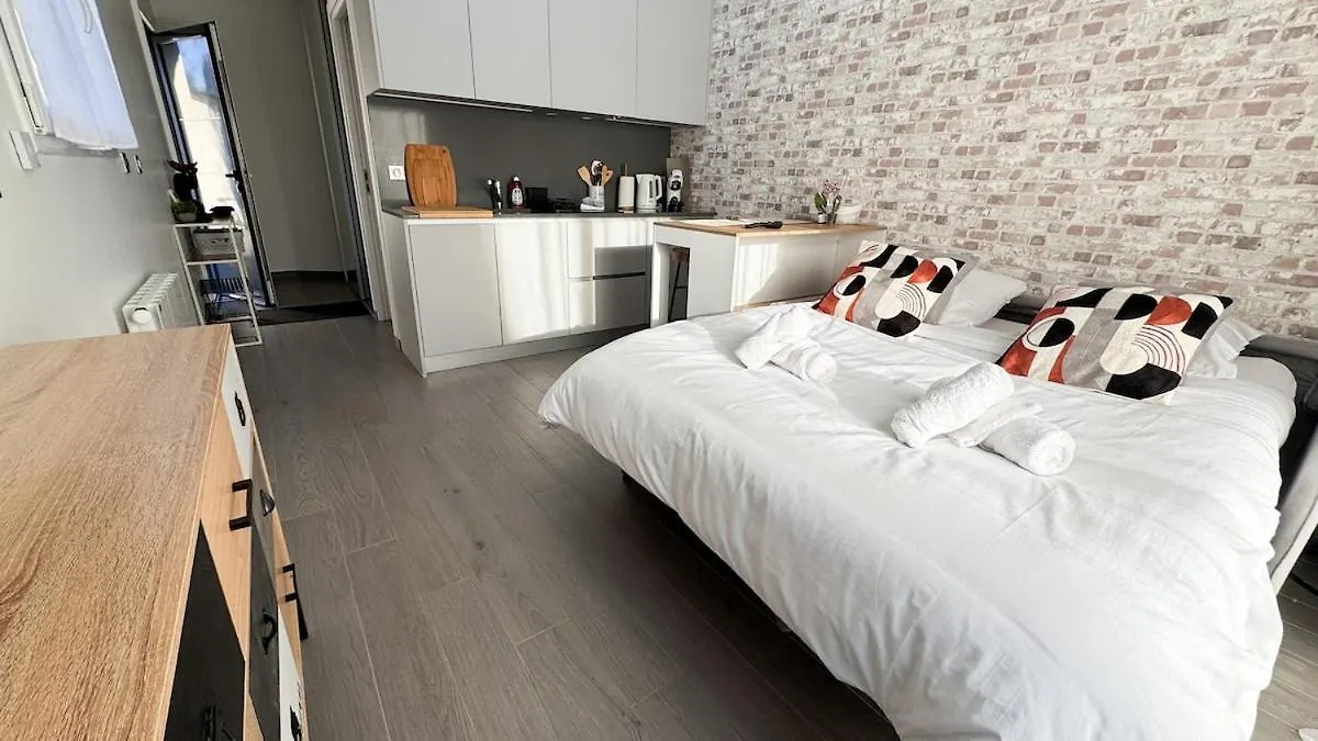 Ground Floor Studio, Terrace, Parking Near Paris Maisons-Alfort