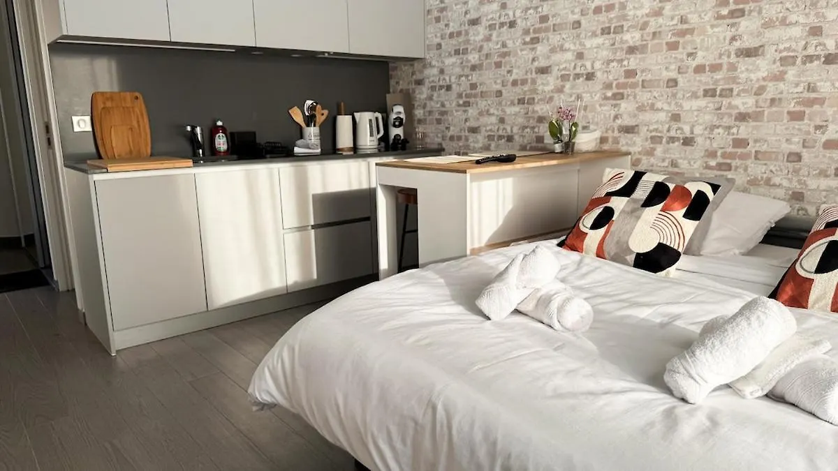 Ground Floor Studio, Terrace, Parking Near Paris Maisons-Alfort